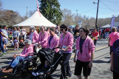 8th Annual Tiara 5K Mother’s Day Race
The Women’s Fund held their 8th Annual Tiara 5K Mother’s Day Race, Walk and Fun Run on a lovely Sunday morning. Dozens turned out to enjoy the music, activities and lovely village course. For more information on the Women’s Fund visit: www.womensfundsema.org. Photos by Felix Perez
