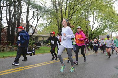 Tiara 5K Road Race
The Tiara 5K road race sponsored by Oxford Creamery has become a staple Mother’s Day tradition in Mattapoisett. The weather was damp and chilly, but still 441 runners turned out for the Mattapoisett village run to benefit the Women’s Fund of New Bedford. Photos by Colin Veitch
