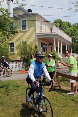 Tour de Crème
Young and old, enjoyed Sunday’s Tour de Crème bike ride that saw riders stop for complimentary ice cream along 40, 24 and 9-mile courses. Photos by Mick Colageo
