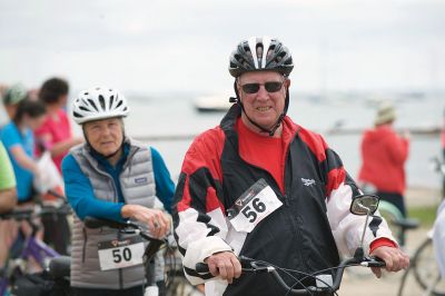 Tour de Crème
The Mattapoisett Land Trust in tandem with the Mattapoisett Bike Path Committee held its first Tour de Crème on Sunday, May 22. The fundraiser brought groups on three different courses – 13-, 25-, and 48-miles long – winding their way through area towns and making stops at various local ice cream parlors. Although rain was in the forecast all week, the over 150 participants lucked out with only partly cloudy skies. Photos by Colin Veitch
