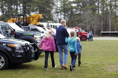 Kids Equipment Fun Day
Saturday, May 7, was the date for the annual Kids Equipment Fun Day at Washburn Park in Marion, sponsored by Marion Recreation. The kids climbed aboard ambulances, fire trucks, police cruisers, and even the harbormaster’s boat. This year, Recreation Director and Selectman Jody Dickerson served up free hotdogs during the popular event that seemed to draw a bigger crowd this year than the previous years. Photos by Ethan Akins
