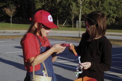 Trunk or Treat
RMS held a ‘Trunk or Treat’ event on Saturday, October 20, with hundreds turning out for the fun and free candy. The PTO sponsored event invited local families to enjoy a little pre-Halloween practice putting on their costumes, perfecting their “Trick or Treats” and remembering their ‘thank-yous.’ Photos by Jean Perry
