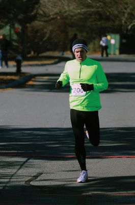 Marion Turkey Trot
It was a cold start, race, and finish for the Marion Recreation Annual Turkey trot this Sunday but spirits were high. Matt Sylvain of Dartmouth took top honors for the men with a time of 18:33 and Allison Rossi for the Women with a time of 21:02. Photos by Felix Perez
