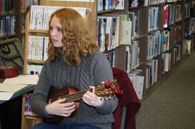 Learning the Ukulele
Lillie Farrell of Rochester gave a beginner’s ukulele class at the Plumb Library on March 3. Farrell, who has won contests for her ukulele playing, taught basic chords to the kids and then helped them put the chords together to play “I’m Yours” by Jason Mraz. Photos by Jean Perry
