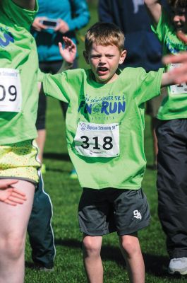 Sippican Schooner 5k and Mini Fun Run 
 Sunday, May 4 was a perfect day for a fun run through Marion, and about 200 people turned out to participate in VASE’s second annual Sippican Schooner 5k and Mini Fun Run to raise money for educational programs at Sippican Elementary School. VASE member Diana Martin organized the event, with the support of about 12 volunteers who assisted that morning in making sure the two races went off without a hitch. Photo by Felix Perez
