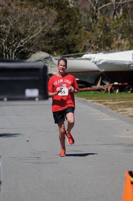 Sippican Schooner 5k and Mini Fun Run 
 Sunday, May 4 was a perfect day for a fun run through Marion, and about 200 people turned out to participate in VASE’s second annual Sippican Schooner 5k and Mini Fun Run to raise money for educational programs at Sippican Elementary School. VASE member Diana Martin organized the event, with the support of about 12 volunteers who assisted that morning in making sure the two races went off without a hitch. Photo by Felix Perez
