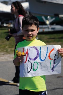 Sippican Schooner 5k and Mini Fun Run 
 Sunday, May 4 was a perfect day for a fun run through Marion, and about 200 people turned out to participate in VASE’s second annual Sippican Schooner 5k and Mini Fun Run to raise money for educational programs at Sippican Elementary School. VASE member Diana Martin organized the event, with the support of about 12 volunteers who assisted that morning in making sure the two races went off without a hitch. Photo by Felix Perez
