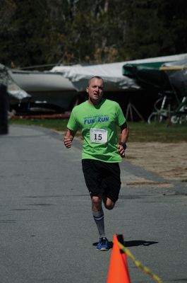 Sippican Schooner 5k and Mini Fun Run 
 Sunday, May 4 was a perfect day for a fun run through Marion, and about 200 people turned out to participate in VASE’s second annual Sippican Schooner 5k and Mini Fun Run to raise money for educational programs at Sippican Elementary School. VASE member Diana Martin organized the event, with the support of about 12 volunteers who assisted that morning in making sure the two races went off without a hitch. Photo by Felix Perez
