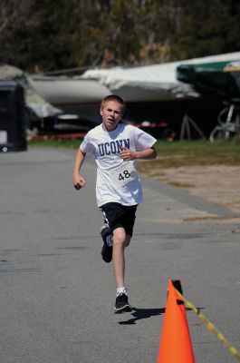 Sippican Schooner 5k and Mini Fun Run 
 Sunday, May 4 was a perfect day for a fun run through Marion, and about 200 people turned out to participate in VASE’s second annual Sippican Schooner 5k and Mini Fun Run to raise money for educational programs at Sippican Elementary School. VASE member Diana Martin organized the event, with the support of about 12 volunteers who assisted that morning in making sure the two races went off without a hitch. Photo by Felix Perez
