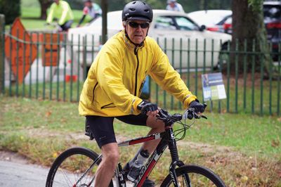 BBC Watershed Ride
This Sunday, October 2, the 10th Annual Buzzards Bay Coalition Watershed Ride wound its way through Tri-Town, making a stop at Eastover Farm for lunch along the way. Some 151 participants completed an 11-, 35-, 75-, or first-ever 100-mile ride, spanning Little Compton, Rhode Island to Woods Hole. Photos by Colin Veitch
