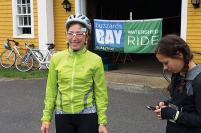 BBC Watershed Ride
This Sunday, October 2, the 10th Annual Buzzards Bay Coalition Watershed Ride wound its way through Tri-Town, making a stop at Eastover Farm for lunch along the way. Some 151 participants completed an 11-, 35-, 75-, or first-ever 100-mile ride, spanning Little Compton, Rhode Island to Woods Hole. Photos by Colin Veitch
