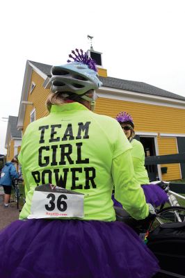 BBC Watershed Ride
This Sunday, October 2, the 10th Annual Buzzards Bay Coalition Watershed Ride wound its way through Tri-Town, making a stop at Eastover Farm for lunch along the way. Some 151 participants completed an 11-, 35-, 75-, or first-ever 100-mile ride, spanning Little Compton, Rhode Island to Woods Hole. Photos by Colin Veitch
