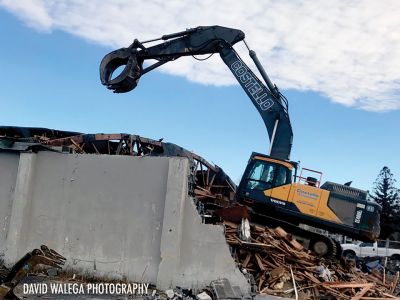 Bowlmor
The Bowlmor bowling alley on Route 6 in Mattapoisett was torn down on January 26 by Costello Dismantling. Bowlmor had brought decades of fun to many in the area until 2017 when the structure was condemned due to the instability of the roof. Photos courtesy David Walega
