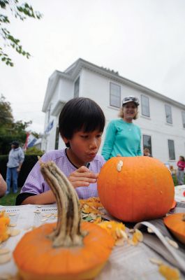 Mattapoisett Historical Society’s Fall Festival
Kids of all ages gathered at the Mattapoisett Historical Society’s Fall Festival on Saturday to experience what life and work were like for generations past. For more on the fun and food, see page 13. Photos by Marilou Newell and Felix Perez. 
