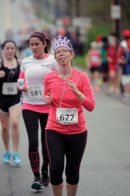 7th Annual Women’s Fund Tiara Mother’s Day 5K
There was a huge turn out for what has now become a Mother’s Day tradition, the 7th Annual Women’s Fund Tiara Mother’s Day 5K . Photos by Felix Perez
