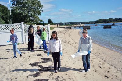 CoastSweep 2008
CoastSweep 2008 was kicked off on Saturday, September 20 from Silvershell Beach in Marion. (Photo by Robert Chiarito).
