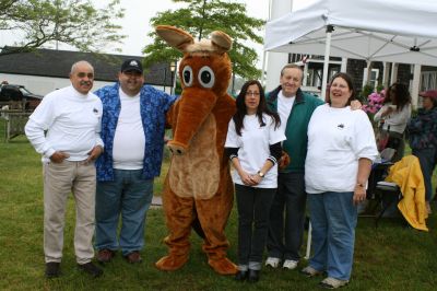 I Found the Aardvark!
Mattapoisett residents turned out for FOX 25 Morning News' live broadcast from Shipyard Park on Friday, June 6, 2008 and took time to pose with The Wanderer's aardvark.
