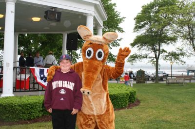 I Found the Aardvark!
Mattapoisett residents turned out for FOX 25 Morning News' live broadcast from Shipyard Park on Friday, June 6, 2008 and took time to pose with The Wanderer's aardvark.
