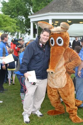 I Found the Aardvark!
Mattapoisett residents turned out for FOX 25 Morning News' live broadcast from Shipyard Park on Friday, June 6, 2008 and took time to pose with The Wanderer's aardvark.
