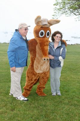 I Found the Aardvark!
Mattapoisett residents turned out for FOX 25 Morning News' live broadcast from Shipyard Park on Friday, June 6, 2008 and took time to pose with The Wanderer's aardvark.
