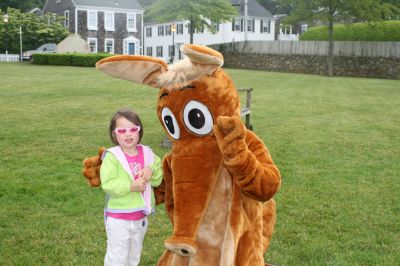 I Found the Aardvark!
Mattapoisett residents turned out for FOX 25 Morning News' live broadcast from Shipyard Park on Friday, June 6, 2008 and took time to pose with The Wanderer's aardvark.
