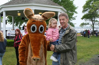 I Found the Aardvark!
Mattapoisett residents turned out for FOX 25 Morning News' live broadcast from Shipyard Park on Friday, June 6, 2008 and took time to pose with The Wanderer's aardvark.
