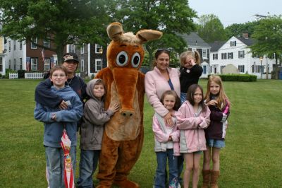 I Found the Aardvark!
Mattapoisett residents turned out for FOX 25 Morning News' live broadcast from Shipyard Park on Friday, June 6, 2008 and took time to pose with The Wanderer's aardvark.
