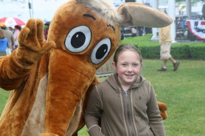 I Found the Aardvark!
Mattapoisett residents turned out for FOX 25 Morning News' live broadcast from Shipyard Park on Friday, June 6, 2008 and took time to pose with The Wanderer's aardvark.
