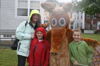 I Found the Aardvark!
Mattapoisett residents turned out for FOX 25 Morning News' live broadcast from Shipyard Park on Friday, June 6, 2008 and took time to pose with The Wanderer's aardvark.
