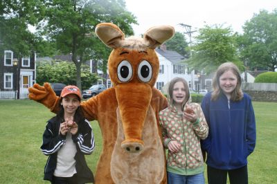 I Found the Aardvark!
Mattapoisett residents turned out for FOX 25 Morning News' live broadcast from Shipyard Park on Friday, June 6, 2008 and took time to pose with The Wanderer's aardvark.
