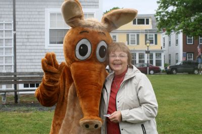 I Found the Aardvark!
Mattapoisett residents turned out for FOX 25 Morning News' live broadcast from Shipyard Park on Friday, June 6, 2008 and took time to pose with The Wanderer's aardvark.
