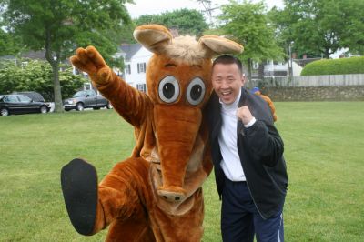 I Found the Aardvark!
Mattapoisett residents turned out for FOX 25 Morning News' live broadcast from Shipyard Park on Friday, June 6, 2008 and took time to pose with The Wanderer's aardvark.
