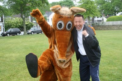 I Found the Aardvark!
Mattapoisett residents turned out for FOX 25 Morning News' live broadcast from Shipyard Park on Friday, June 6, 2008 and took time to pose with The Wanderer's aardvark.
