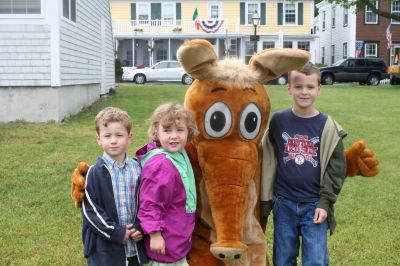 I Found the Aardvark!
Mattapoisett residents turned out for FOX 25 Morning News' live broadcast from Shipyard Park on Friday, June 6, 2008 and took time to pose with The Wanderer's aardvark.
