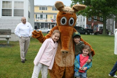 I Found the Aardvark!
Mattapoisett residents turned out for FOX 25 Morning News' live broadcast from Shipyard Park on Friday, June 6, 2008 and took time to pose with The Wanderer's aardvark.
