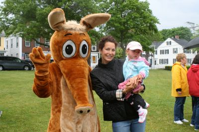 I Found the Aardvark!
Mattapoisett residents turned out for FOX 25 Morning News' live broadcast from Shipyard Park on Friday, June 6, 2008 and took time to pose with The Wanderer's aardvark.
