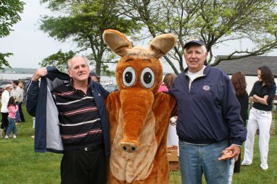 I Found the Aardvark!
Mattapoisett residents turned out for FOX 25 Morning News' live broadcast from Shipyard Park on Friday, June 6, 2008 and took time to pose with The Wanderer's aardvark.
