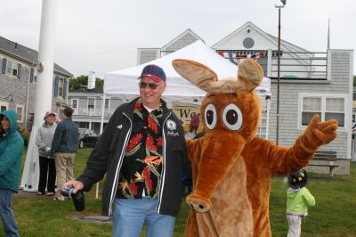 I Found the Aardvark!
Mattapoisett residents turned out for FOX 25 Morning News' live broadcast from Shipyard Park on Friday, June 6, 2008 and took time to pose with The Wanderer's aardvark.
