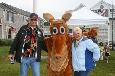 I Found the Aardvark!
Mattapoisett residents turned out for FOX 25 Morning News' live broadcast from Shipyard Park on Friday, June 6, 2008 and took time to pose with The Wanderer's aardvark.
