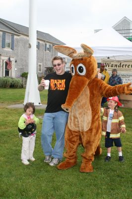 I Found the Aardvark!
Mattapoisett residents turned out for FOX 25 Morning News' live broadcast from Shipyard Park on Friday, June 6, 2008 and took time to pose with The Wanderer's aardvark.
