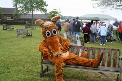 I Found the Aardvark!
Mattapoisett residents turned out for FOX 25 Morning News' live broadcast from Shipyard Park on Friday, June 6, 2008 and took time to pose with The Wanderer's aardvark.
