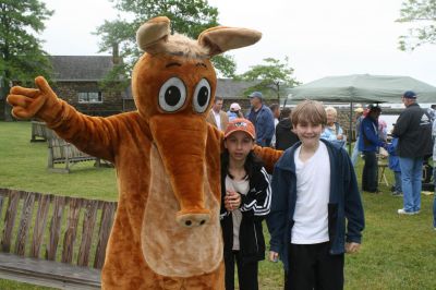 I Found the Aardvark!
Mattapoisett residents turned out for FOX 25 Morning News' live broadcast from Shipyard Park on Friday, June 6, 2008 and took time to pose with The Wanderer's aardvark.
