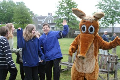 I Found the Aardvark!
Mattapoisett residents turned out for FOX 25 Morning News' live broadcast from Shipyard Park on Friday, June 6, 2008 and took time to pose with The Wanderer's aardvark.
