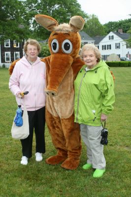 I Found the Aardvark!
Mattapoisett residents turned out for FOX 25 Morning News' live broadcast from Shipyard Park on Friday, June 6, 2008 and took time to pose with The Wanderer's aardvark.
