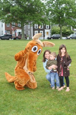 I Found the Aardvark!
Mattapoisett residents turned out for FOX 25 Morning News' live broadcast from Shipyard Park on Friday, June 6, 2008 and took time to pose with The Wanderer's aardvark.
