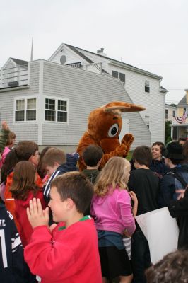 I Found the Aardvark!
Mattapoisett residents turned out for FOX 25 Morning News' live broadcast from Shipyard Park on Friday, June 6, 2008 and took time to pose with The Wanderer's aardvark.
