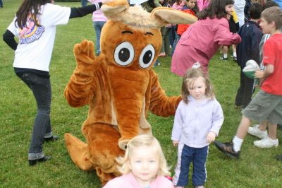 I Found the Aardvark!
Mattapoisett residents turned out for FOX 25 Morning News' live broadcast from Shipyard Park on Friday, June 6, 2008 and took time to pose with The Wanderer's aardvark.
