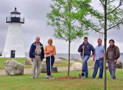 Planting at the Point
Several members of Mattapoisetts Tree Planting Committee (l. to r.) Paul Lambalot, Laura McLean, Charles Duponte, Kenny Pacheco and Todd Pacheco, recently installed three Halka locusts at Neds Point in Mattapoisett. The trees are living memorials for two people who enjoyed the scenic area. (Photo by and courtesy of Laura McLean).
