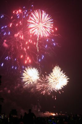 Sippican Skyrockets
The Town of Marion once again hosted a spectacular fireworks display shot off over Sippican Harbor on Thursday night, July 3. (Photo by Robert Chiarito).
