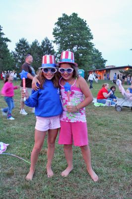 Sippican Skyrockets
The Town of Marion once again hosted a spectacular fireworks display shot off over Sippican Harbor on Thursday night, July 3, preceded by a Band Concert at Island Wharf. (Photo by Robert Chiarito).
